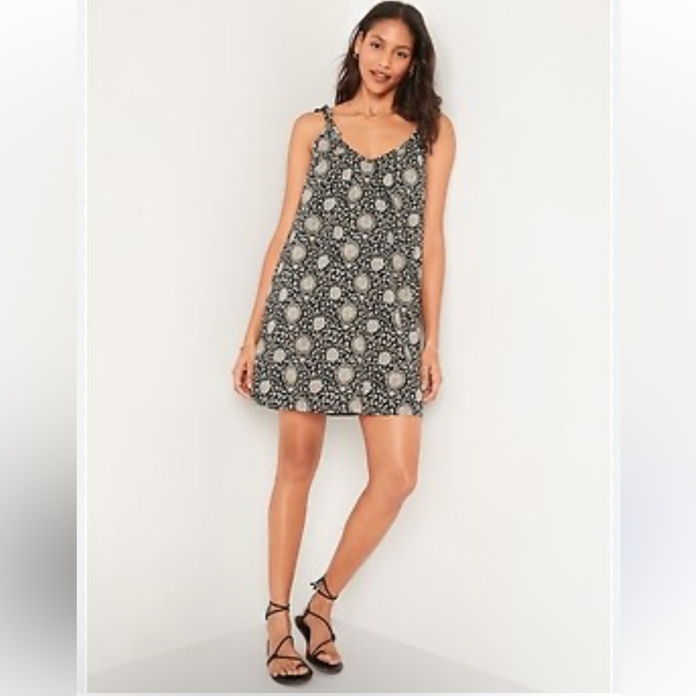 Old Navy Swing Mini